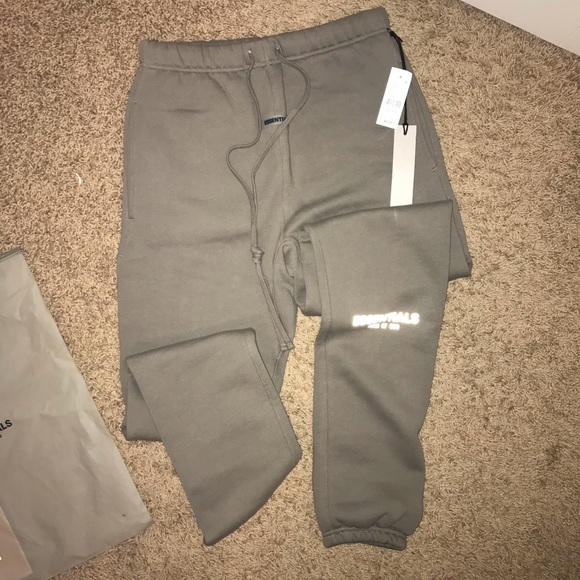 Sold On Stock X New Fear Of God Sweatpants - Picture 2 of 4